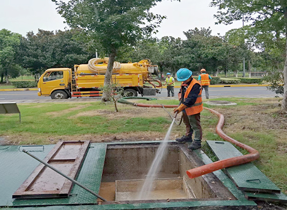 杨林街道化油池清理