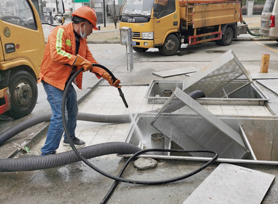 杨林街道隔油池清理